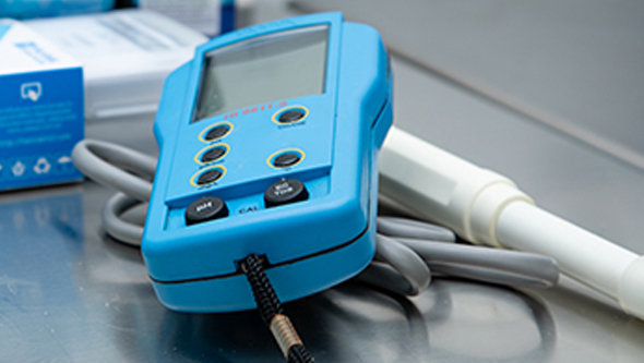 continuous ph meter